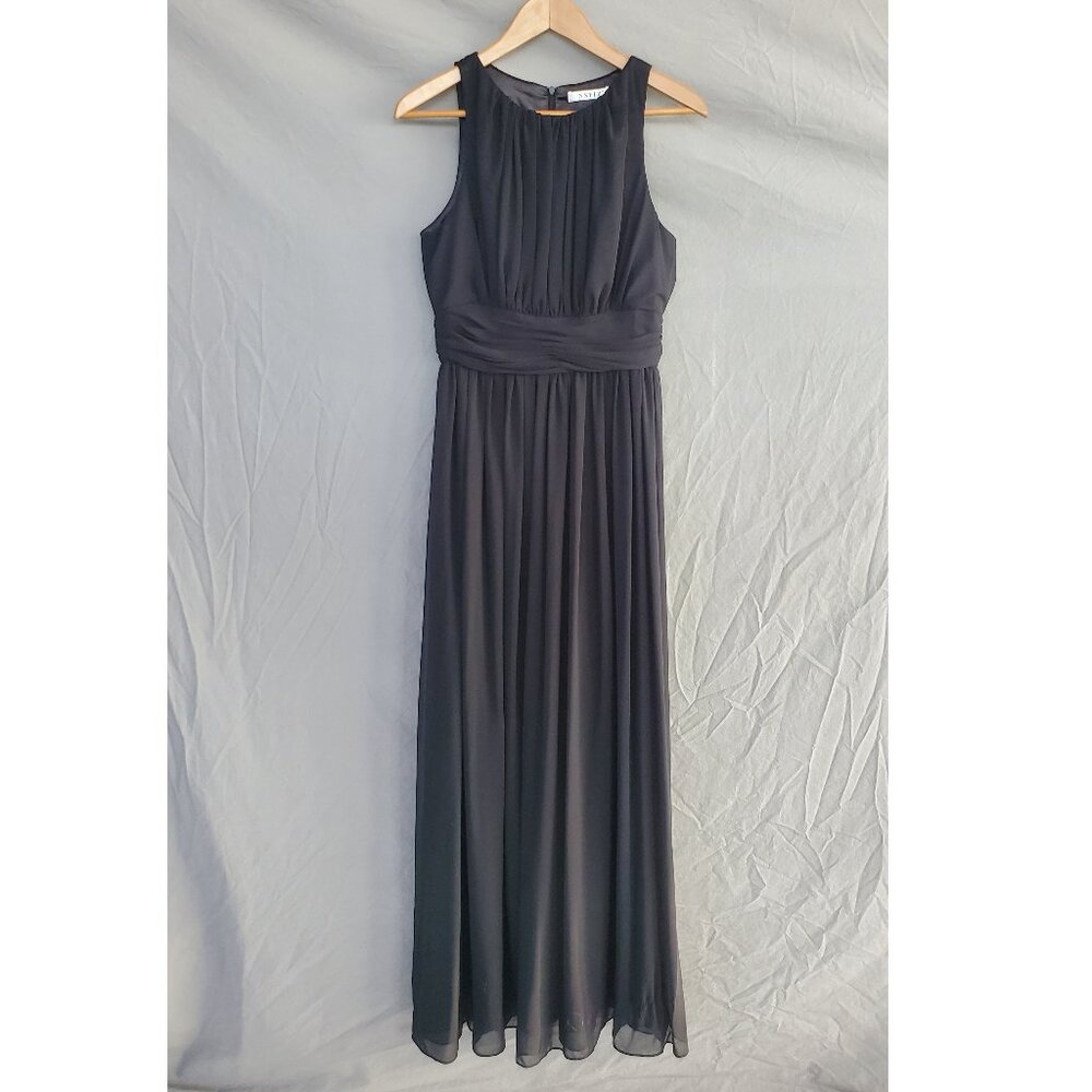 Black Sleeveless Chiffon Gown